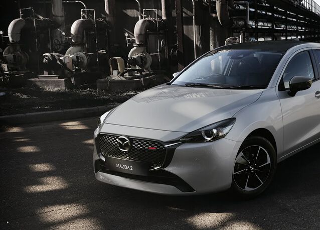 MAZDA 2