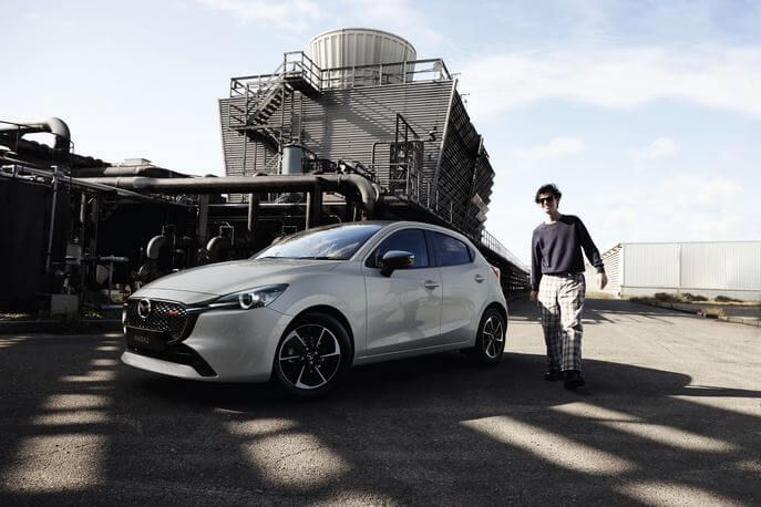MAZDA 2